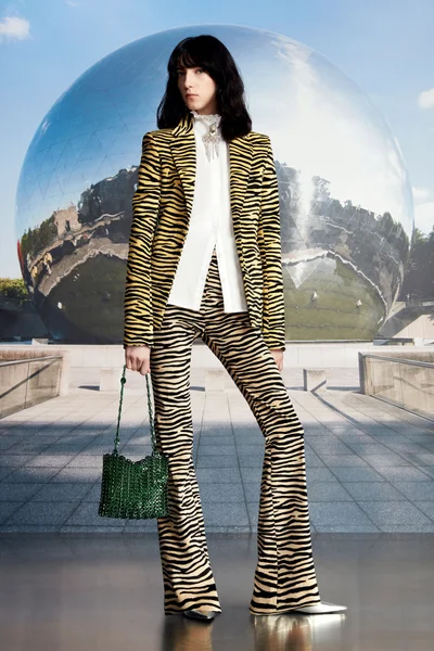 Look 3
